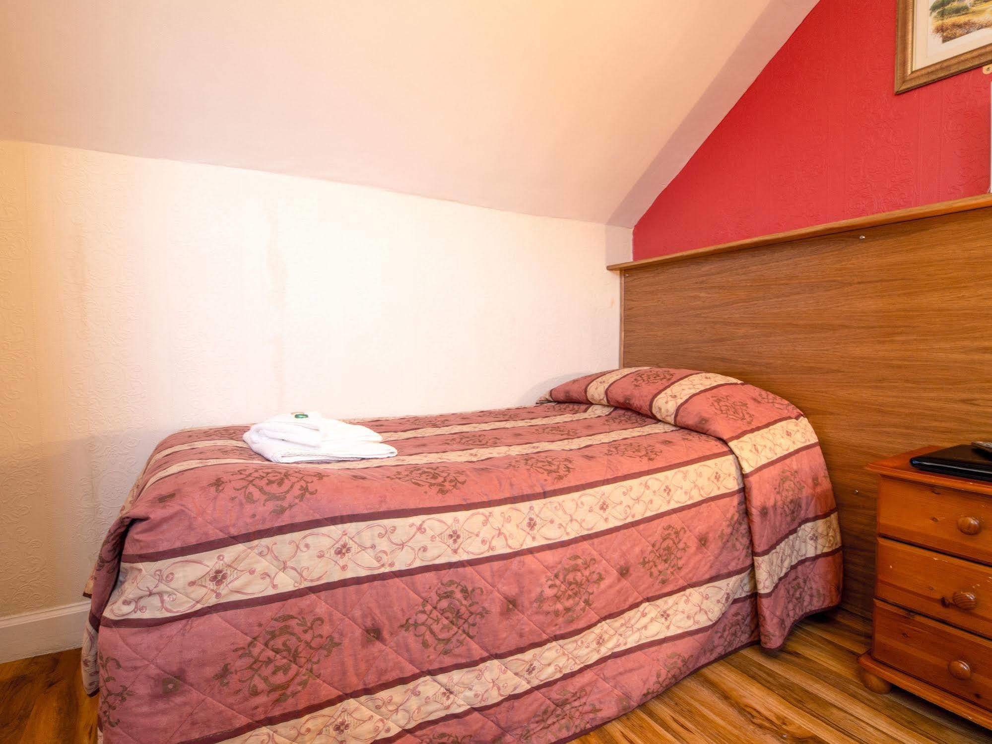 Corstorphine Lodge Hotel Edinburgh Bagian luar foto