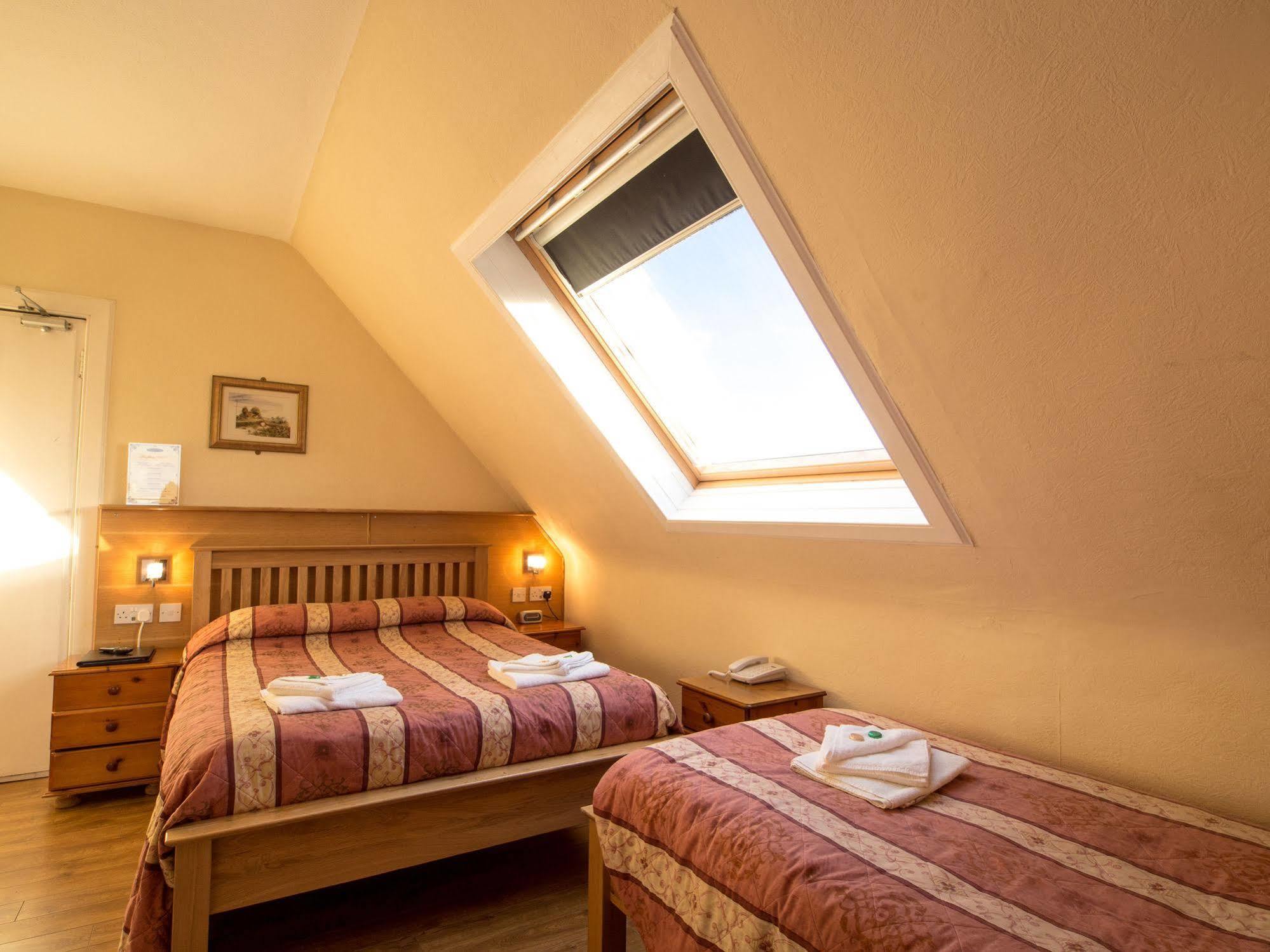 Corstorphine Lodge Hotel Edinburgh Bagian luar foto